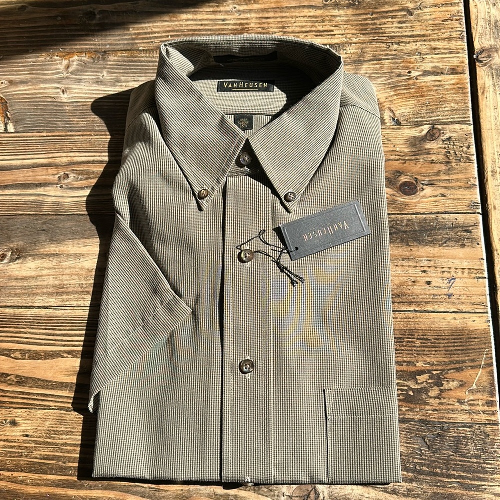 NWT VanHeusen short sleeve shirt